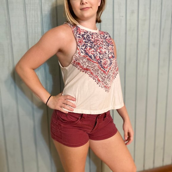 Maroon shorts - Picture 1 of 2